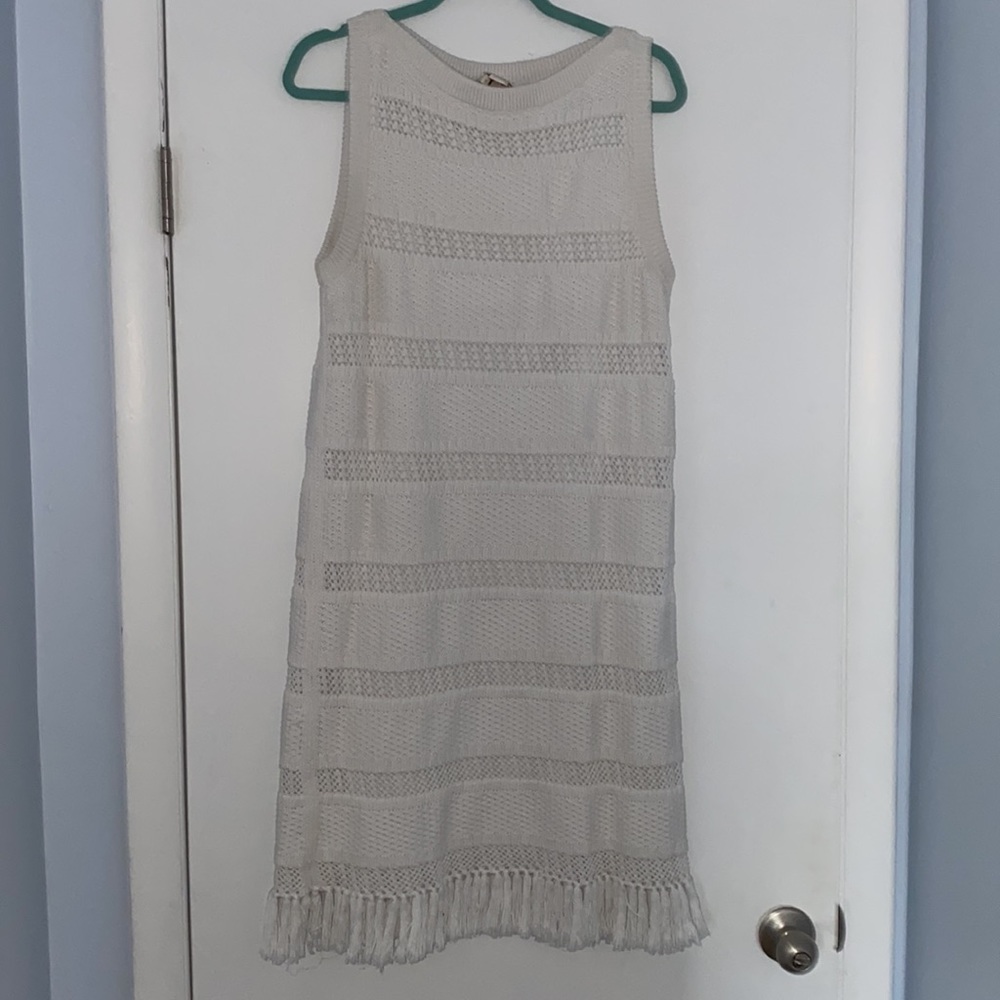 Kate Spade white knit dress with fringe bottom. Worn once. Fully lined.